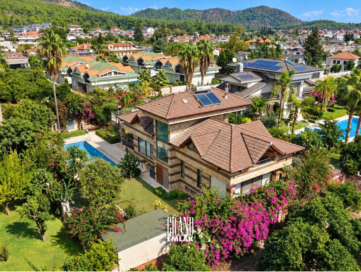 ANTALYA KEMER ARSLANBUCAK’TA 1.000 M² ÖZEL BAHÇELİ, HAVUZLU, SPA VE WELLNESS ALANLARINA SAHİP 5+1 MÜSTAKİL LÜKS VİLLA 1 (10)