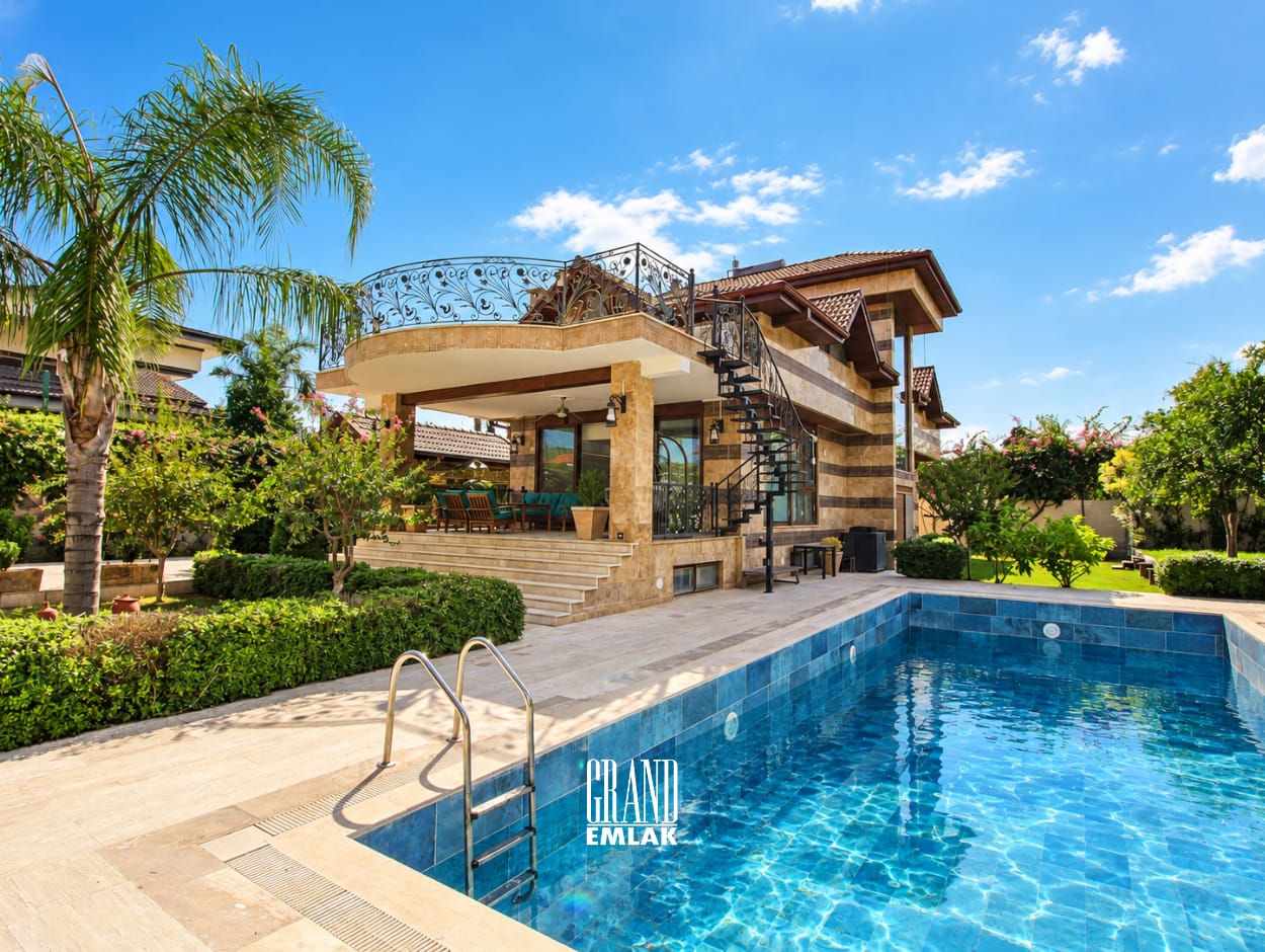 ANTALYA KEMER ARSLANBUCAK’TA 1.000 M² ÖZEL BAHÇELİ, HAVUZLU, SPA VE WELLNESS ALANLARINA SAHİP 5+1 MÜSTAKİL LÜKS VİLLA 1 (11)
