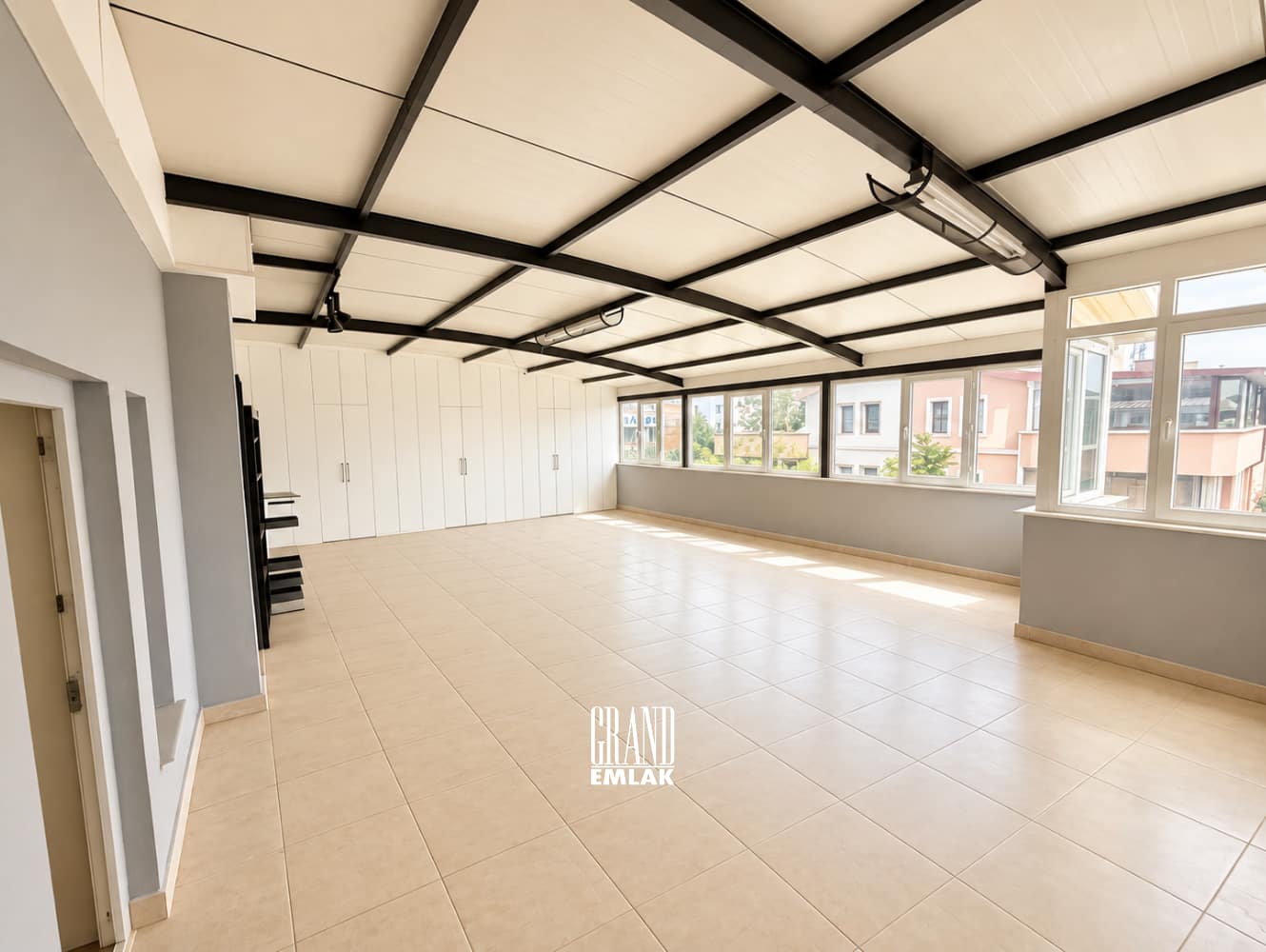 Ankara Çankaya Ümitköy Töyko Sitesi’nde 320 m² Kiralık Prestijli Ofis ve İş Yeri (14)