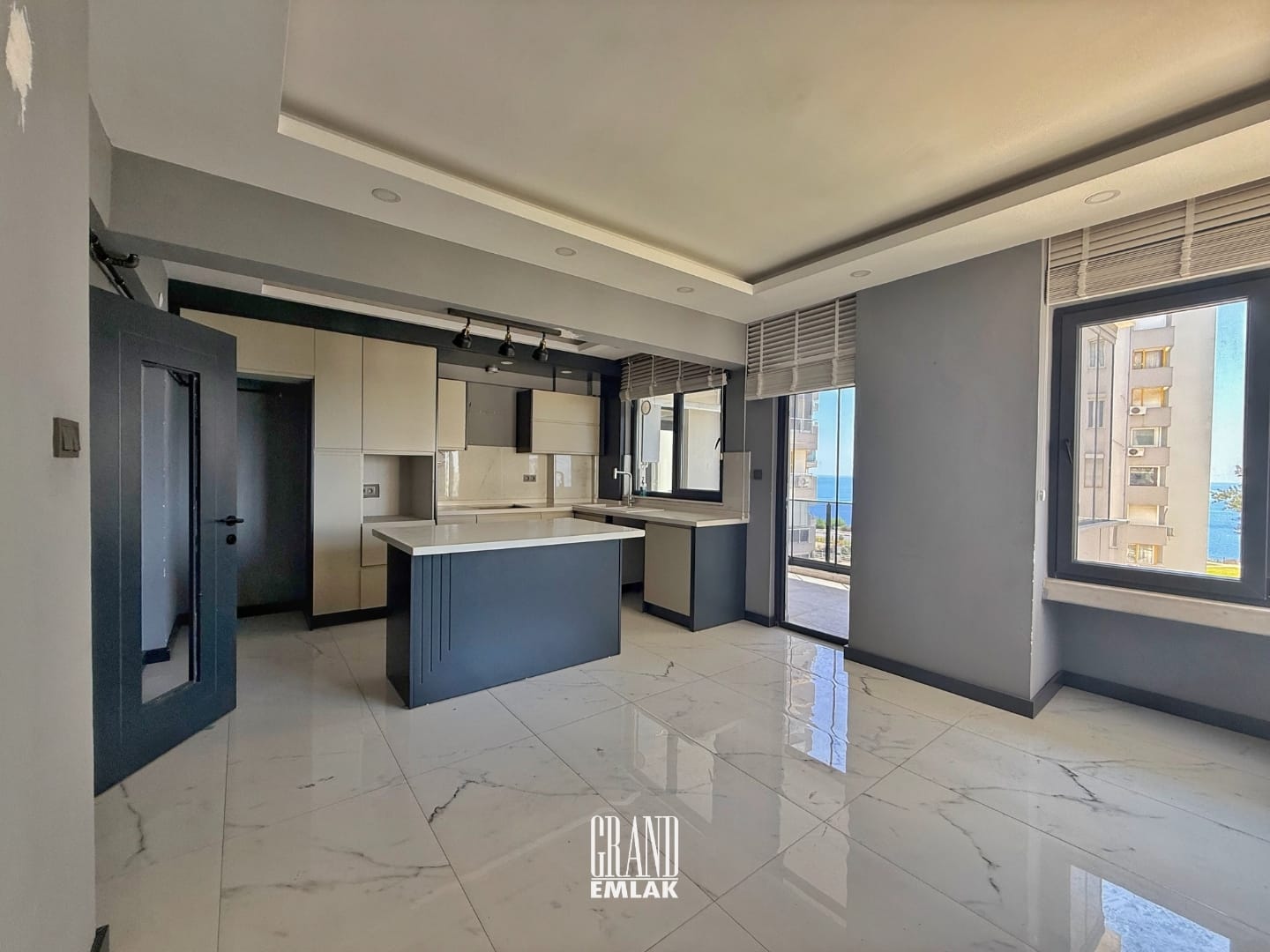 HACI GEBİZLER LARA FENER DE DENİZ MANZARALI İÇİ LÜKS YAPILI SATILIK DAİRE (10)