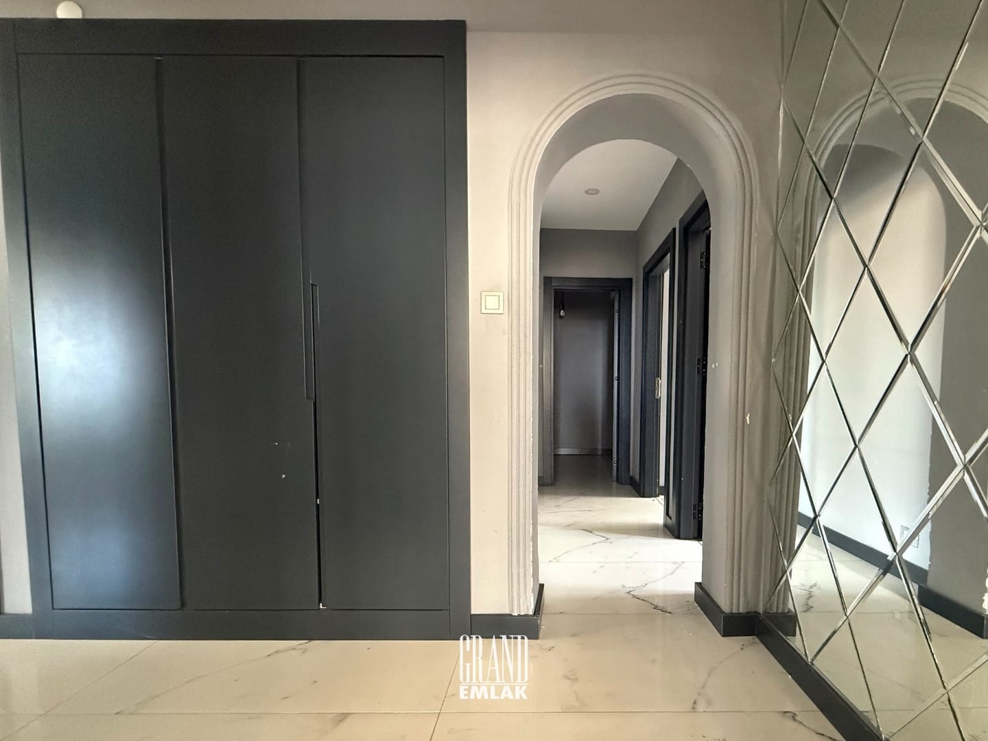 HACI GEBİZLER LARA FENER DE DENİZ MANZARALI İÇİ LÜKS YAPILI SATILIK DAİRE (15)