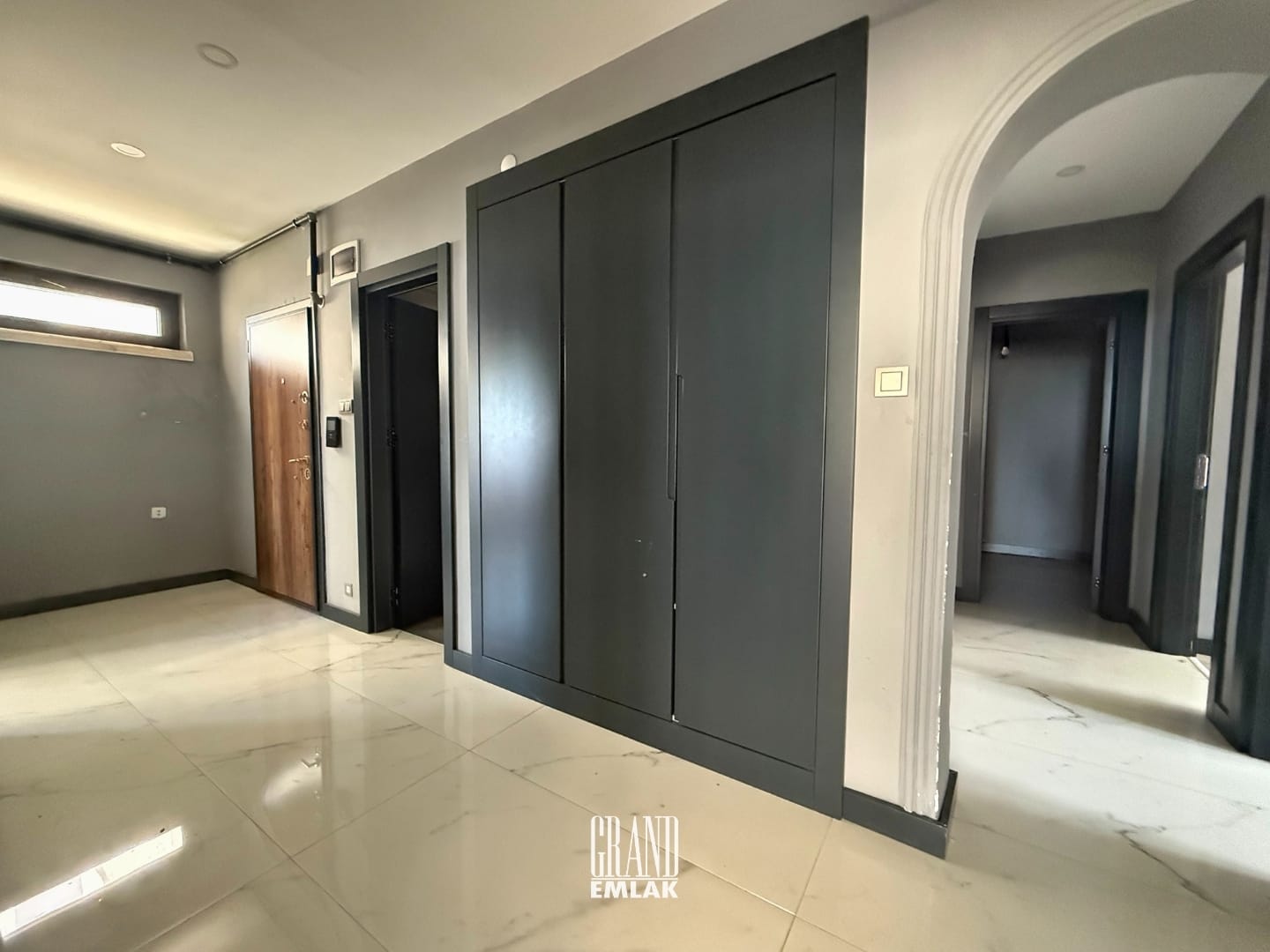 HACI GEBİZLER LARA FENER DE DENİZ MANZARALI İÇİ LÜKS YAPILI SATILIK DAİRE (17)