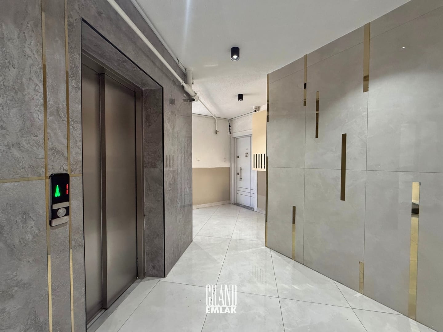 HACI GEBİZLER LARA FENER DE DENİZ MANZARALI İÇİ LÜKS YAPILI SATILIK DAİRE (18)