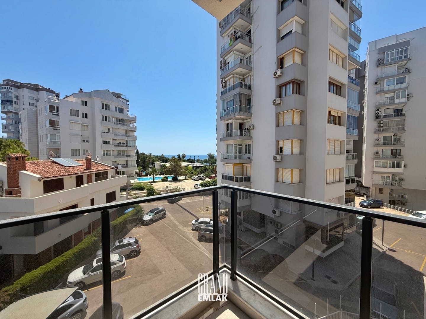 HACI GEBİZLER LARA FENER DE DENİZ MANZARALI İÇİ LÜKS YAPILI SATILIK DAİRE (20)