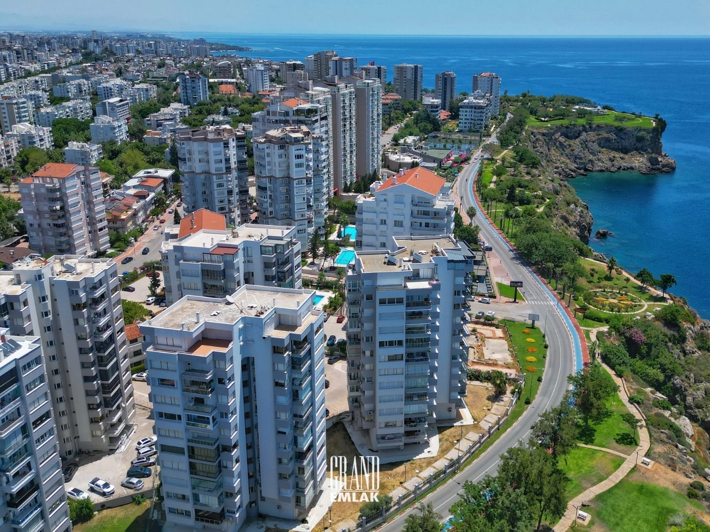 HACI GEBİZLER LARA FENER DE DENİZ MANZARALI İÇİ LÜKS YAPILI SATILIK DAİRE (4)