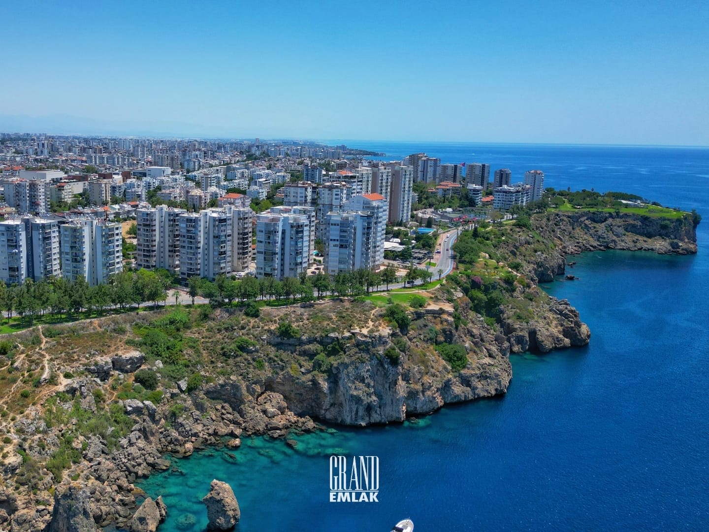HACI GEBİZLER LARA FENER DE DENİZ MANZARALI İÇİ LÜKS YAPILI SATILIK DAİRE (5)