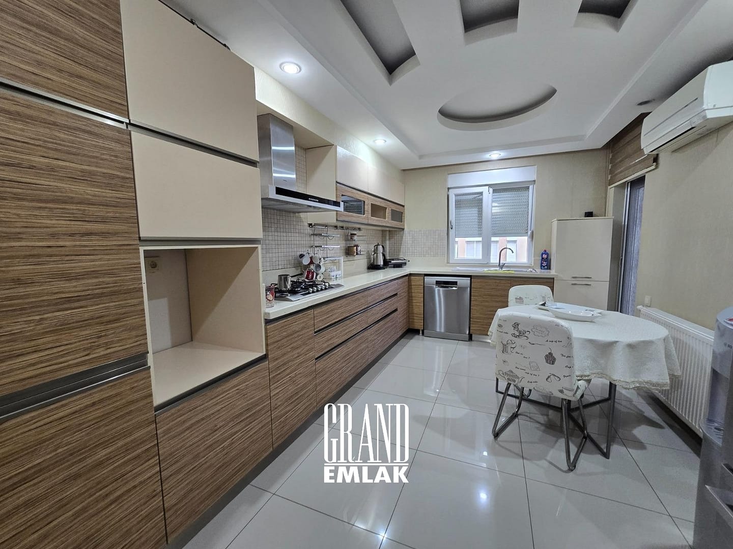 Çağlayan Mah. Özellikli Sitede Satılık Arakat 3+1 Daire (18)