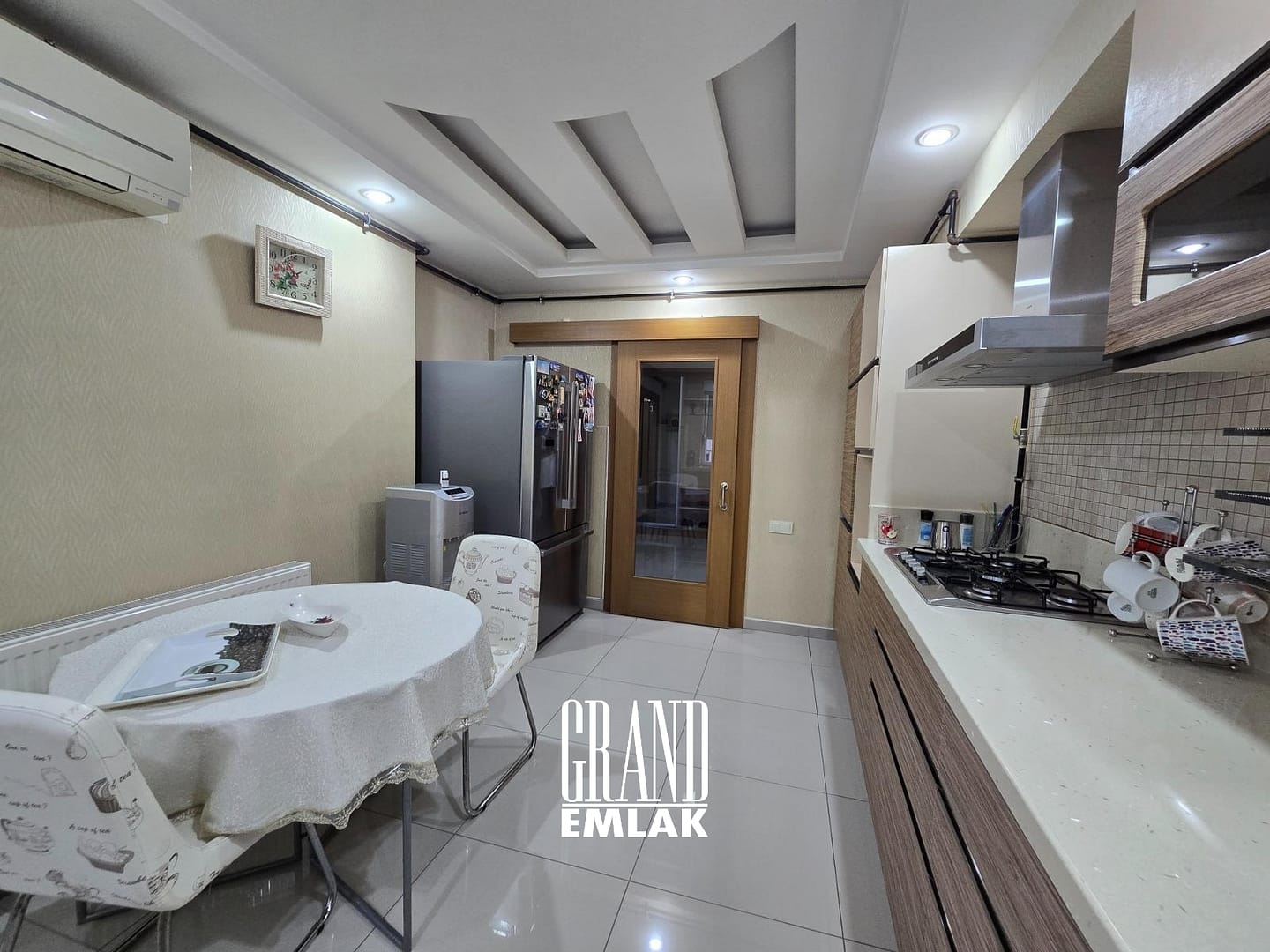 Çağlayan Mah. Özellikli Sitede Satılık Arakat 3+1 Daire (19)