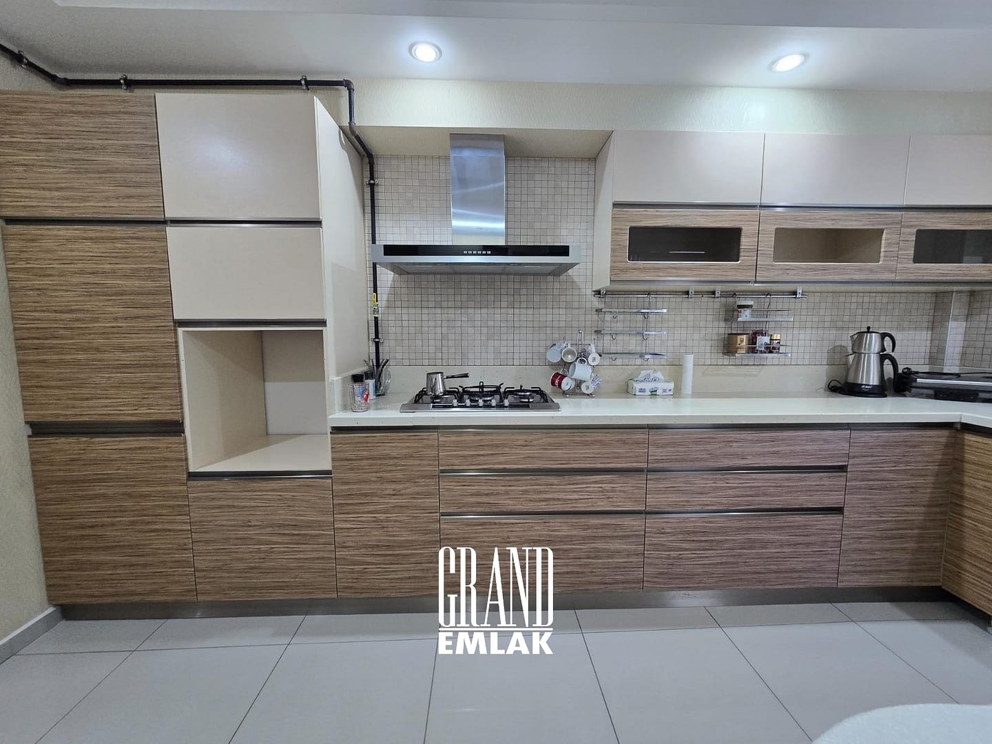 Çağlayan Mah. Özellikli Sitede Satılık Arakat 3+1 Daire (21)