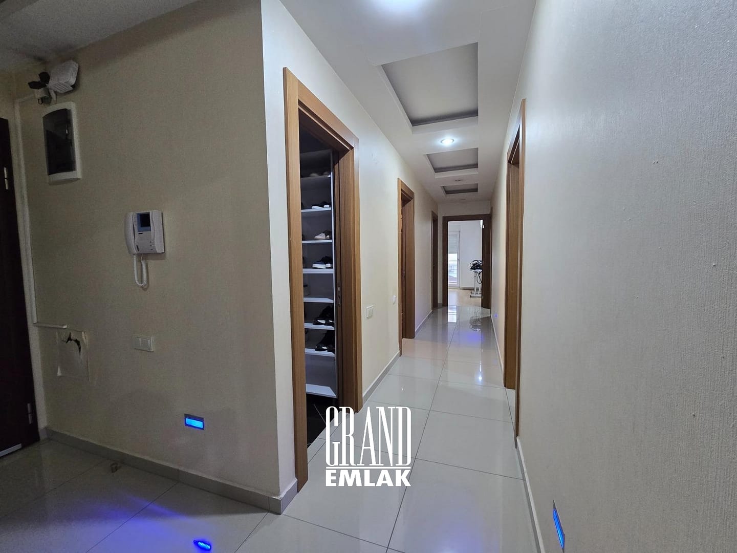 Çağlayan Mah. Özellikli Sitede Satılık Arakat 3+1 Daire (23)