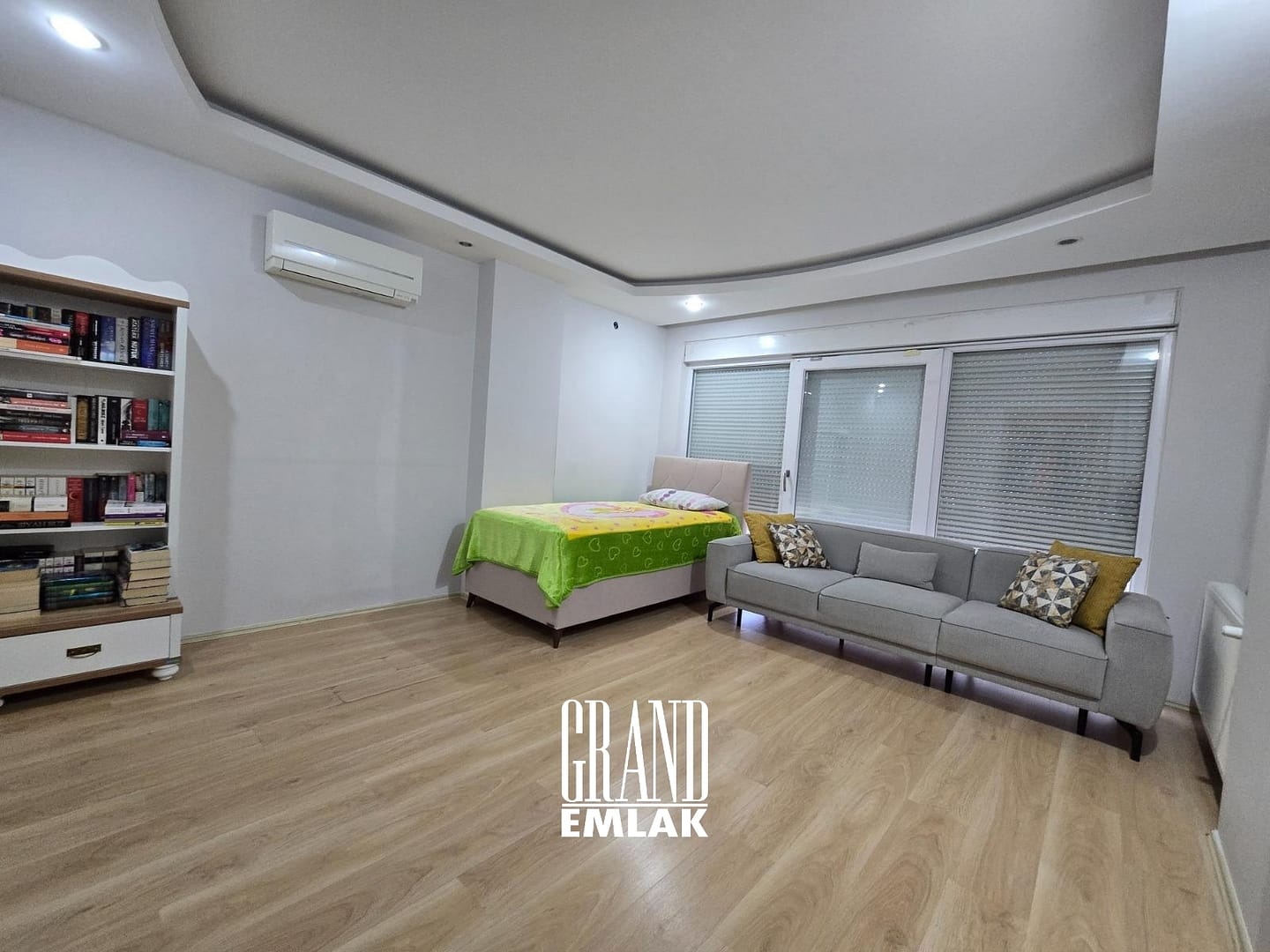 Çağlayan Mah. Özellikli Sitede Satılık Arakat 3+1 Daire (25)