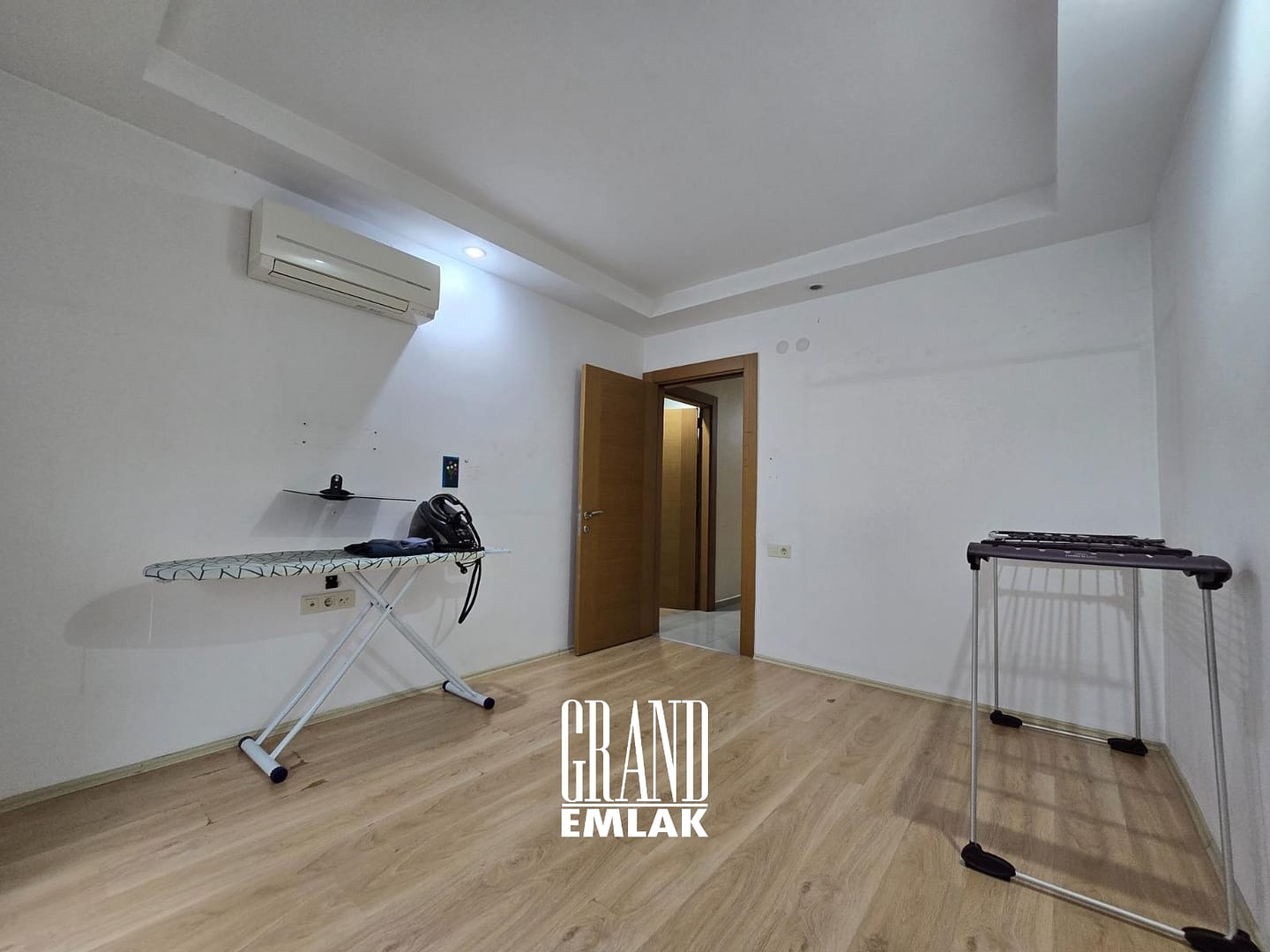 Çağlayan Mah. Özellikli Sitede Satılık Arakat 3+1 Daire (34)