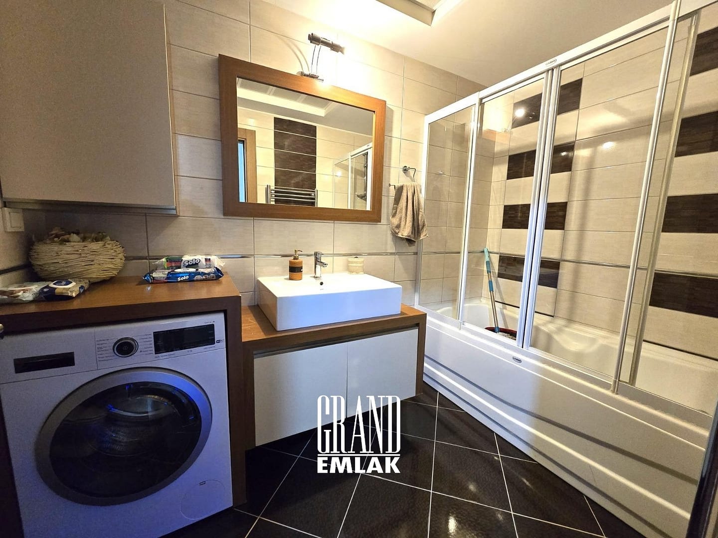 Çağlayan Mah. Özellikli Sitede Satılık Arakat 3+1 Daire (36)