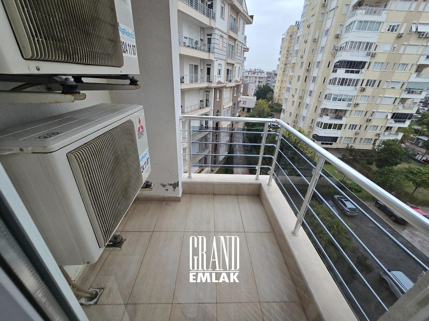 Çağlayan Mah. Özellikli Sitede Satılık Arakat 3+1 Daire (4)