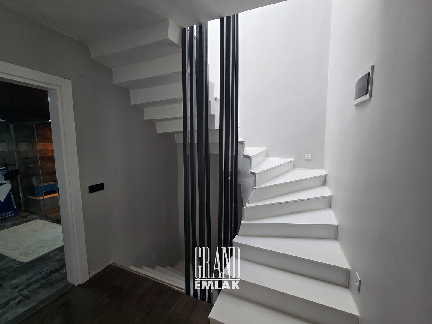 GÜZELBAĞ SEVAL SİT. MİMARİ TASARIMLI EŞYALI KİRALIK 4+1 VİLLA (12)