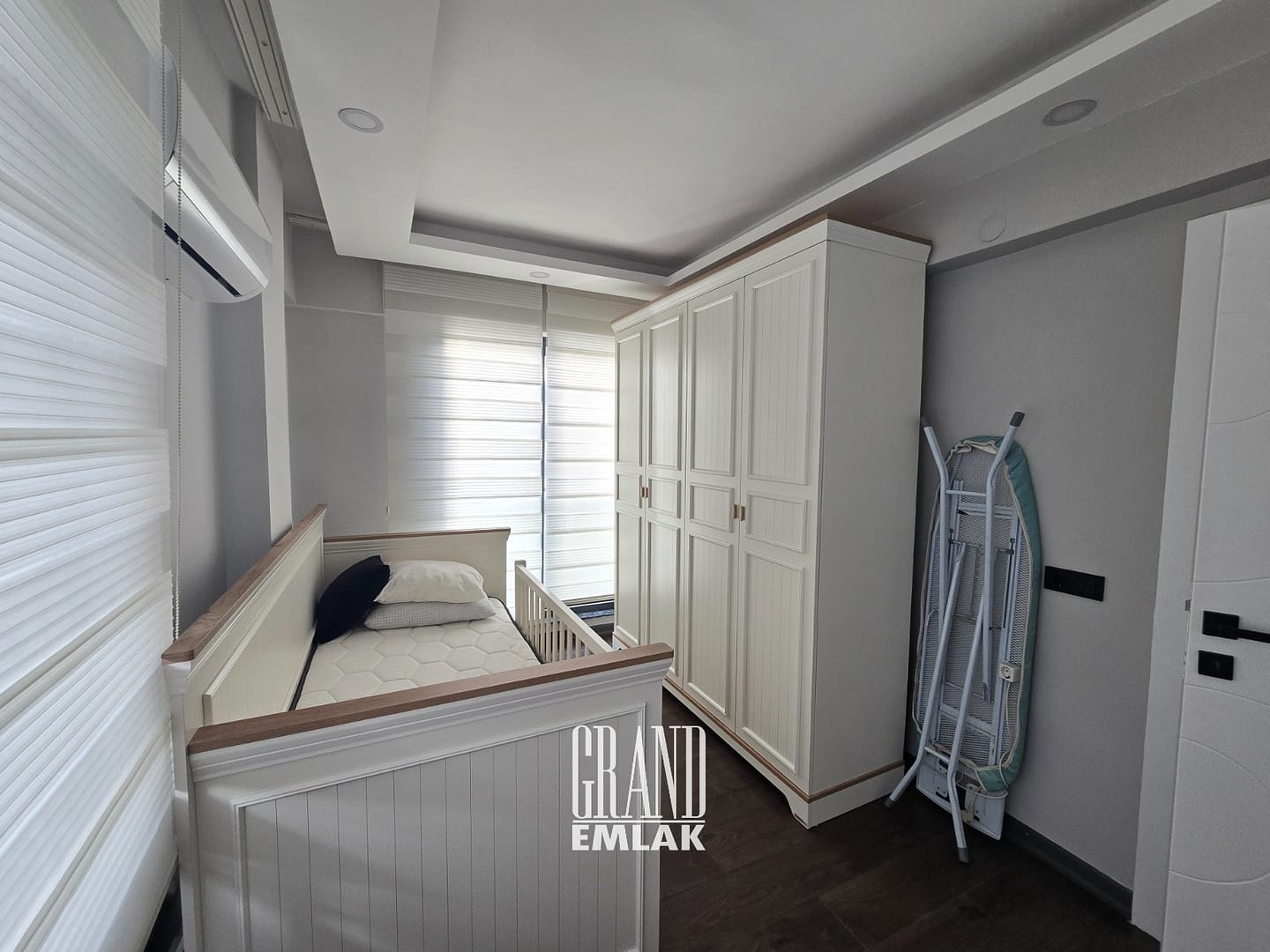 GÜZELBAĞ SEVAL SİT. MİMARİ TASARIMLI EŞYALI KİRALIK 4+1 VİLLA (15)