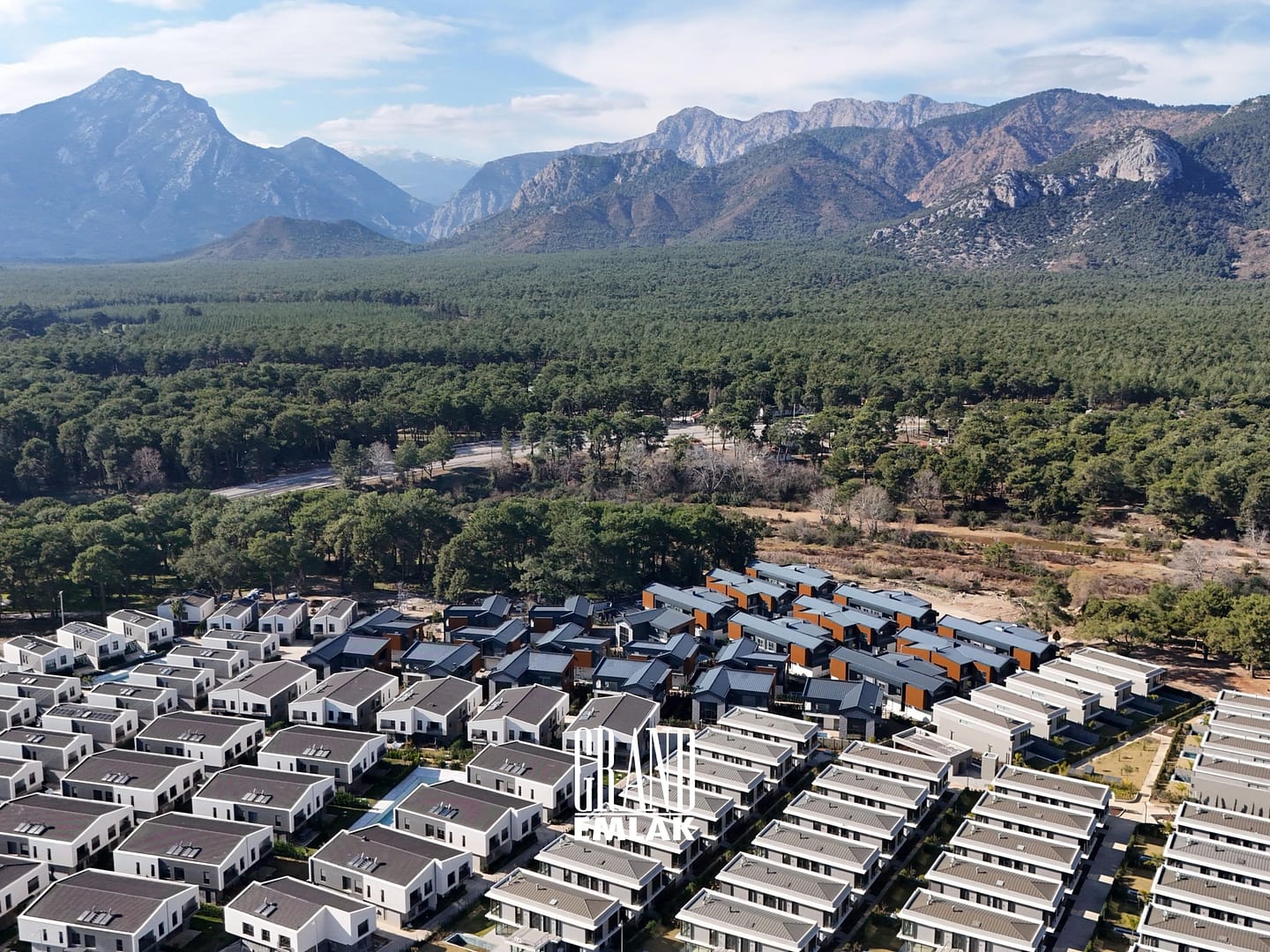 Döşemealtı Düzlerçamı Safe City’de Satılık 5+1 Müstakil Villa (3)