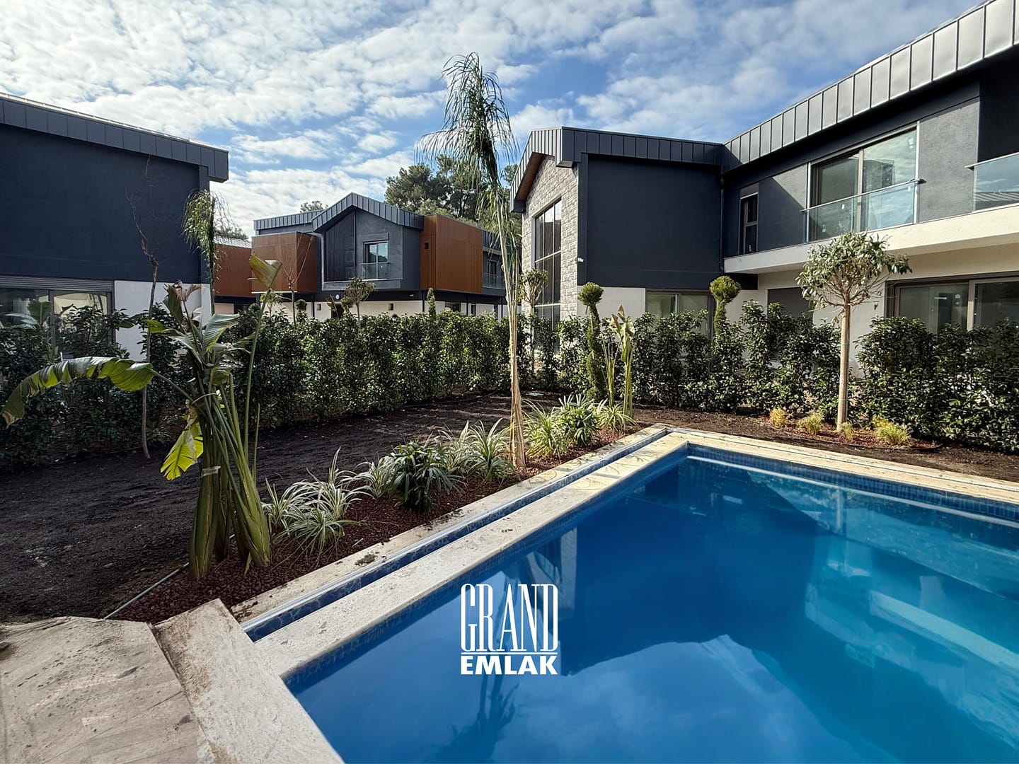 Döşemealtı Düzlerçamı Safe City’de Satılık 5+1 Müstakil Villa