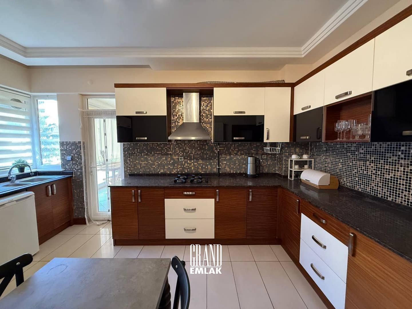 Özpınarlar’dan Lavinya Sitesinde Geniş 3+1 Satılık Eşyalı Daire (18)