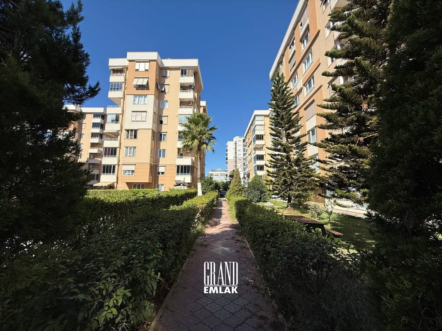 Özpınarlar’dan Lavinya Sitesinde Geniş 3+1 Satılık Eşyalı Daire (2)