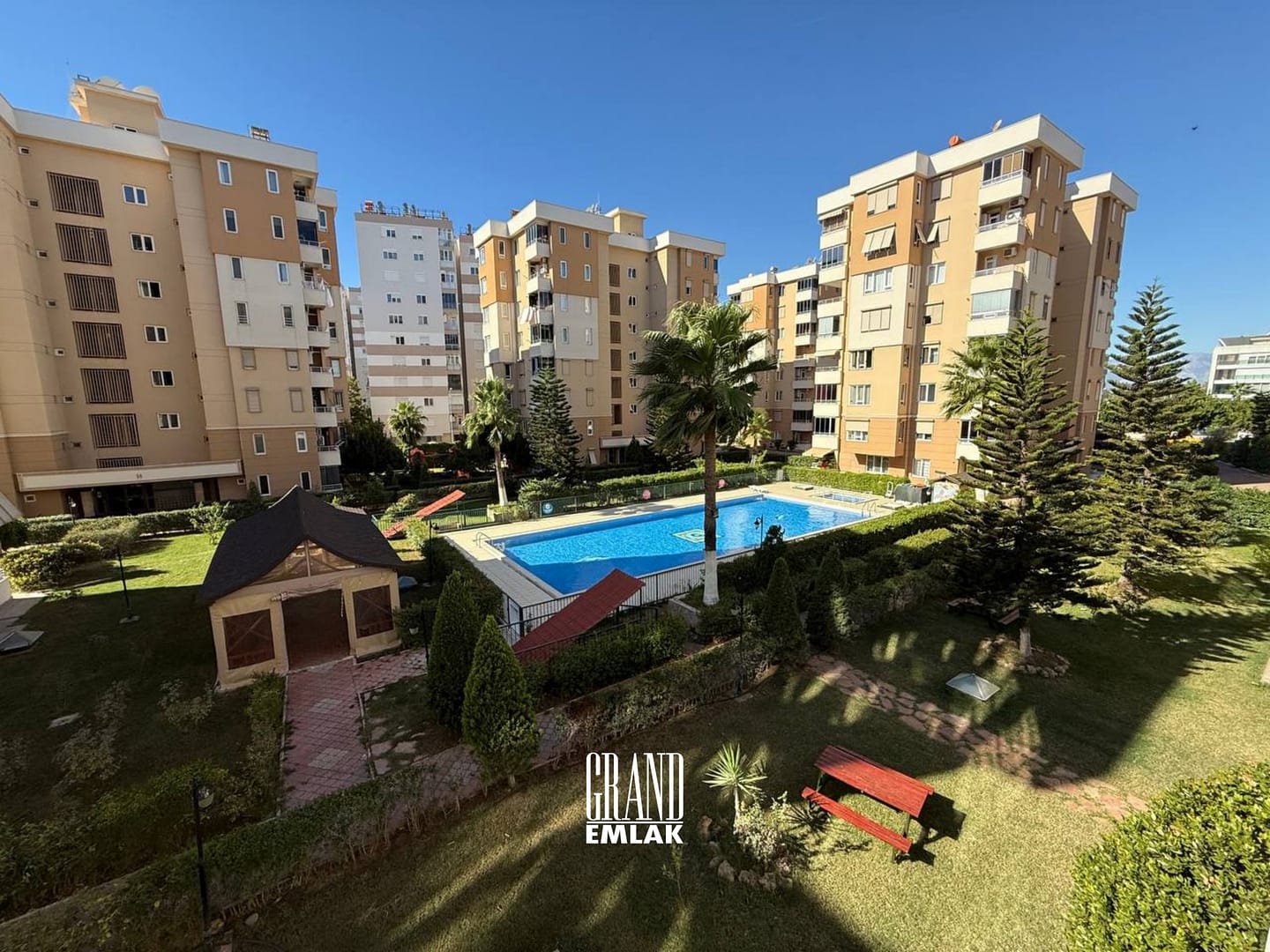 Özpınarlar’dan Lavinya Sitesinde Geniş 3+1 Satılık Eşyalı Daire (3)