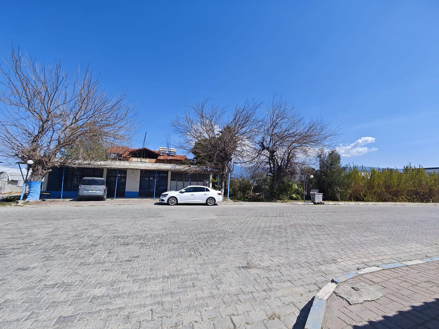 Kaş Ova Merkez’de Ana Yola Yakın, Ticari Kullanıma Uygun Satılık 3465 m2 Değerli Arazi (1)