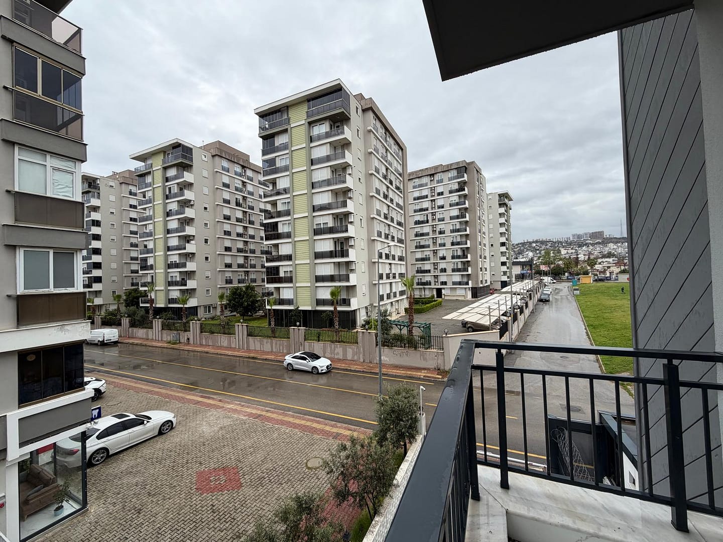 Yeni Emek Mahallesi’nde Doğalgazlı Havuzlu Eşyalı Kapalı Otoparklı Tramvaya Yakın Satılık 1+1 Daire (12)