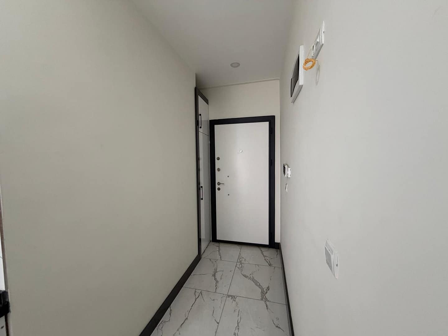 Yeni Emek Mahallesi’nde Doğalgazlı Havuzlu Eşyalı Kapalı Otoparklı Tramvaya Yakın Satılık 1+1 Daire (4)