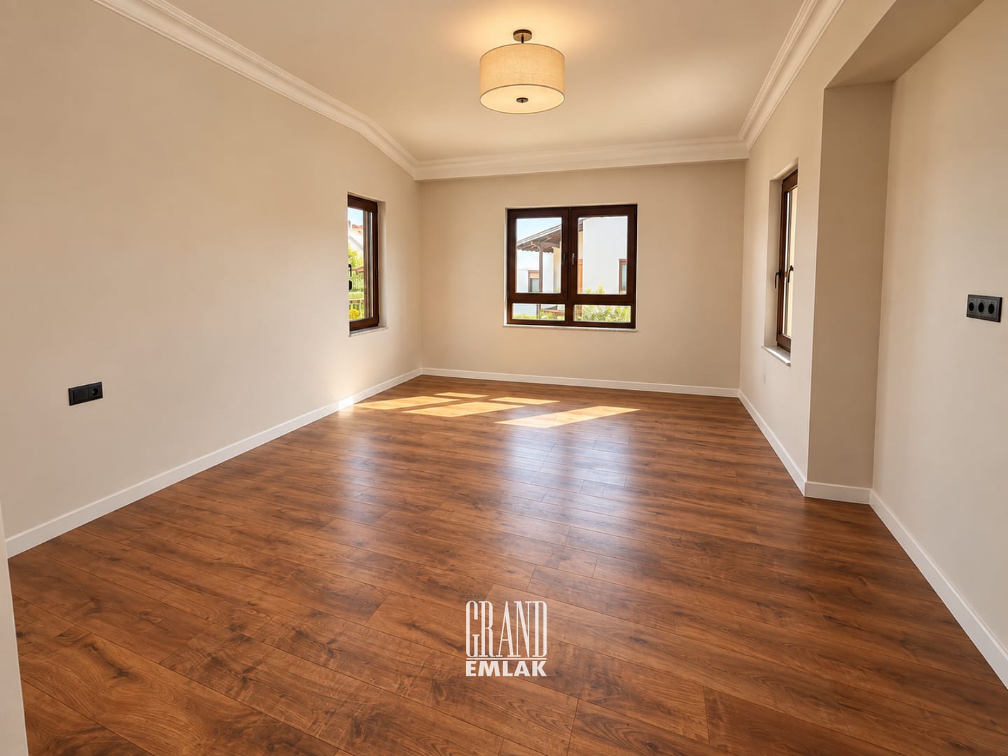 Lara Güzeloba Larakent Sitesi’nde Özel Havuzlu, Deniz Manzaralı Satılık 4+2 Villa (11)