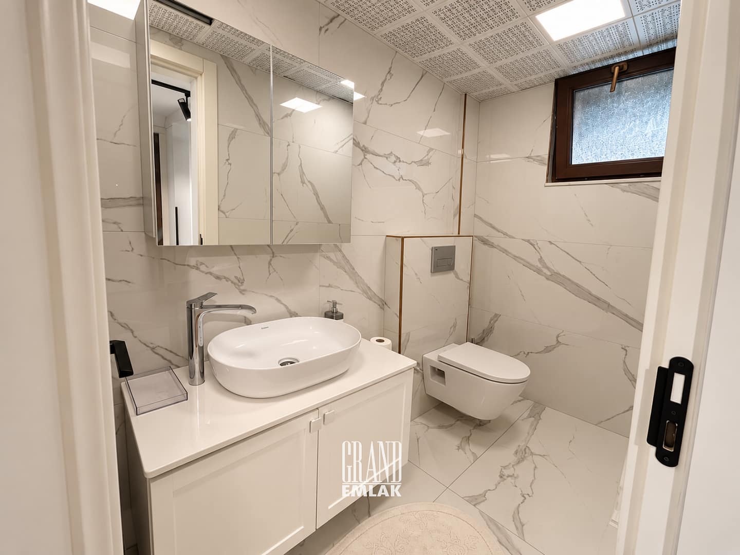 Lara Güzeloba Larakent Sitesi’nde Özel Havuzlu, Deniz Manzaralı Satılık 4+2 Villa (14)