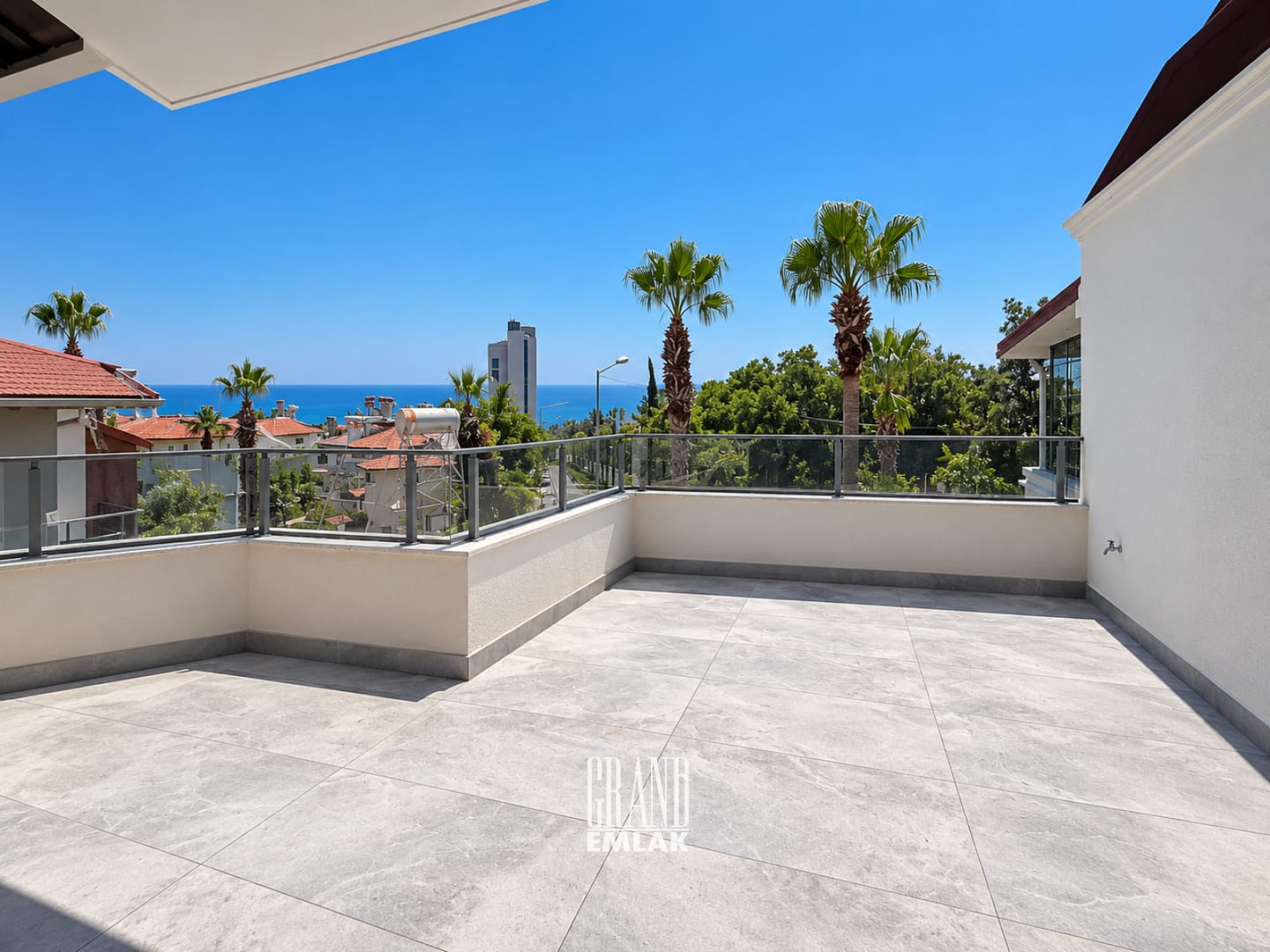 Lara Güzeloba Larakent Sitesi’nde Özel Havuzlu, Deniz Manzaralı Satılık 4+2 Villa (16)