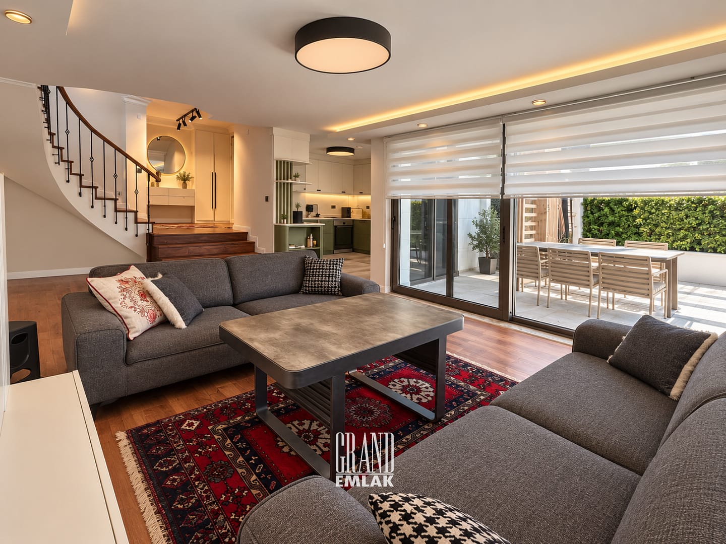 Lara Güzeloba Larakent Sitesi’nde Özel Havuzlu, Deniz Manzaralı Satılık 4+2 Villa (4)