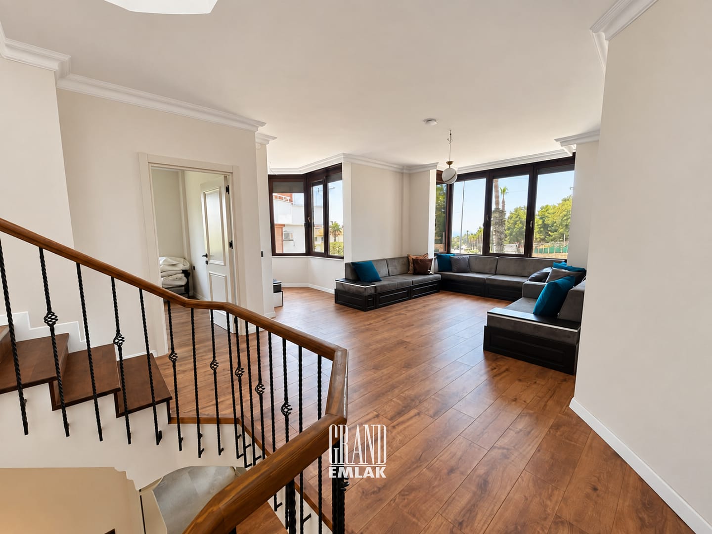 Lara Güzeloba Larakent Sitesi’nde Özel Havuzlu, Deniz Manzaralı Satılık 4+2 Villa (8)