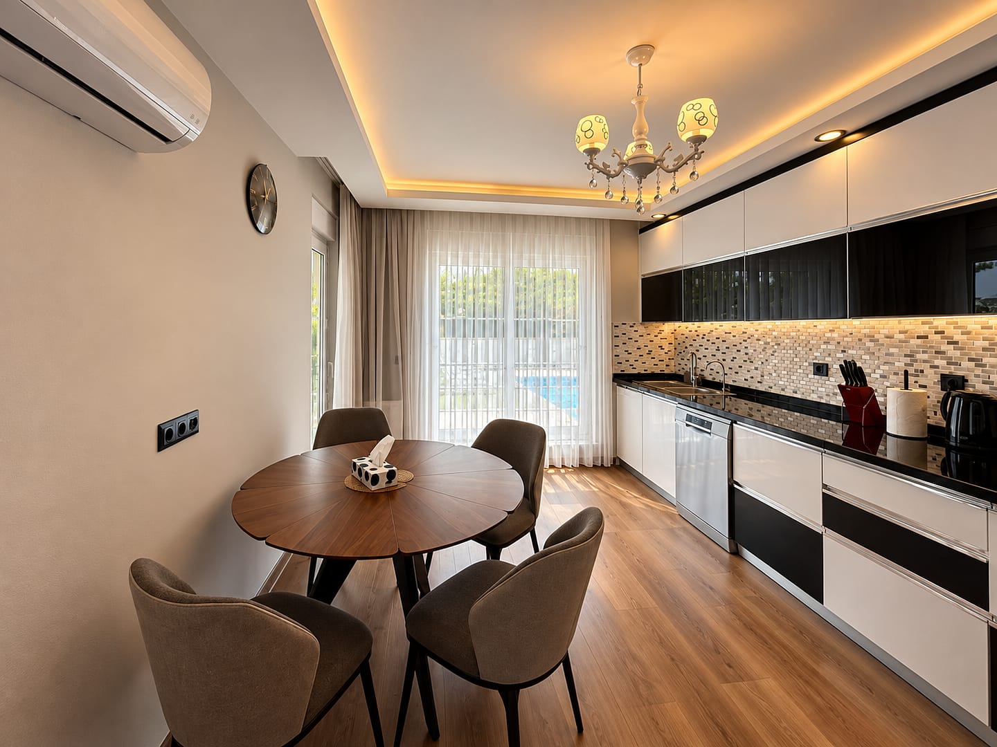 Şirinyalı’da Berker Sitesi’nde Mobilyalı Satılık 2+1 Lüks Daire (14)