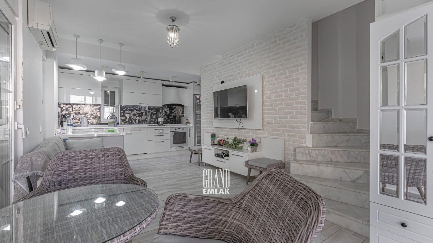 MANAVGAT GÜNDOĞDU’DA DENİZ MANZARALI HARİKA KONUMLU SATILIK VİLLA (26)