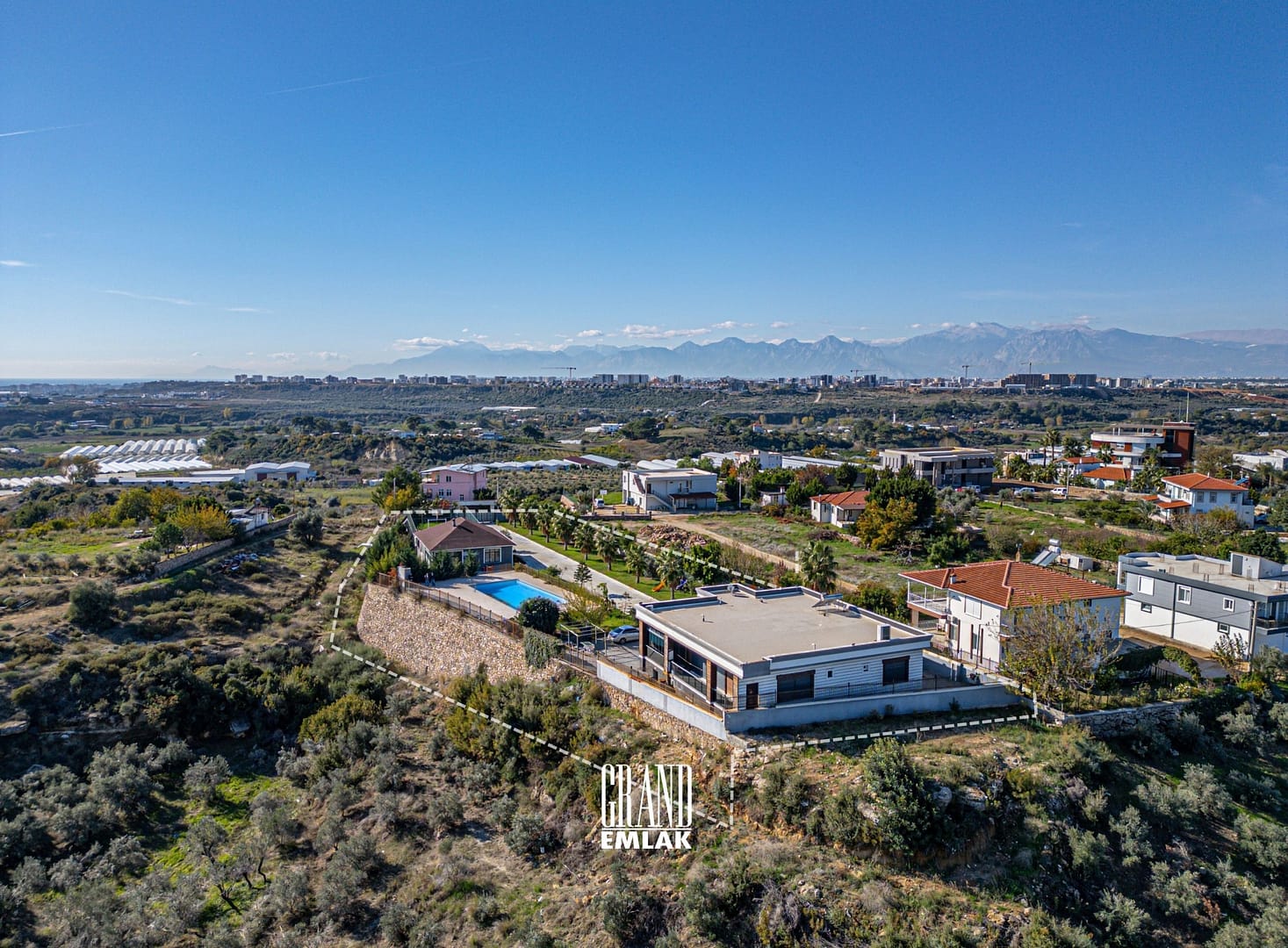 ANTALYA, MANDIRLARDA SATILIK ÖZEL HAVUZLU 4+1 LÜKS VİLLA (6)