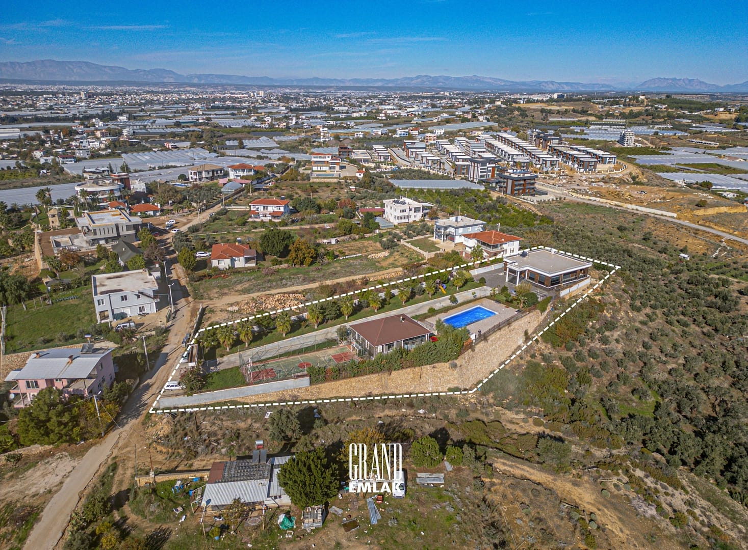 ANTALYA, MANDIRLARDA SATILIK ÖZEL HAVUZLU 4+1 LÜKS VİLLA (9)