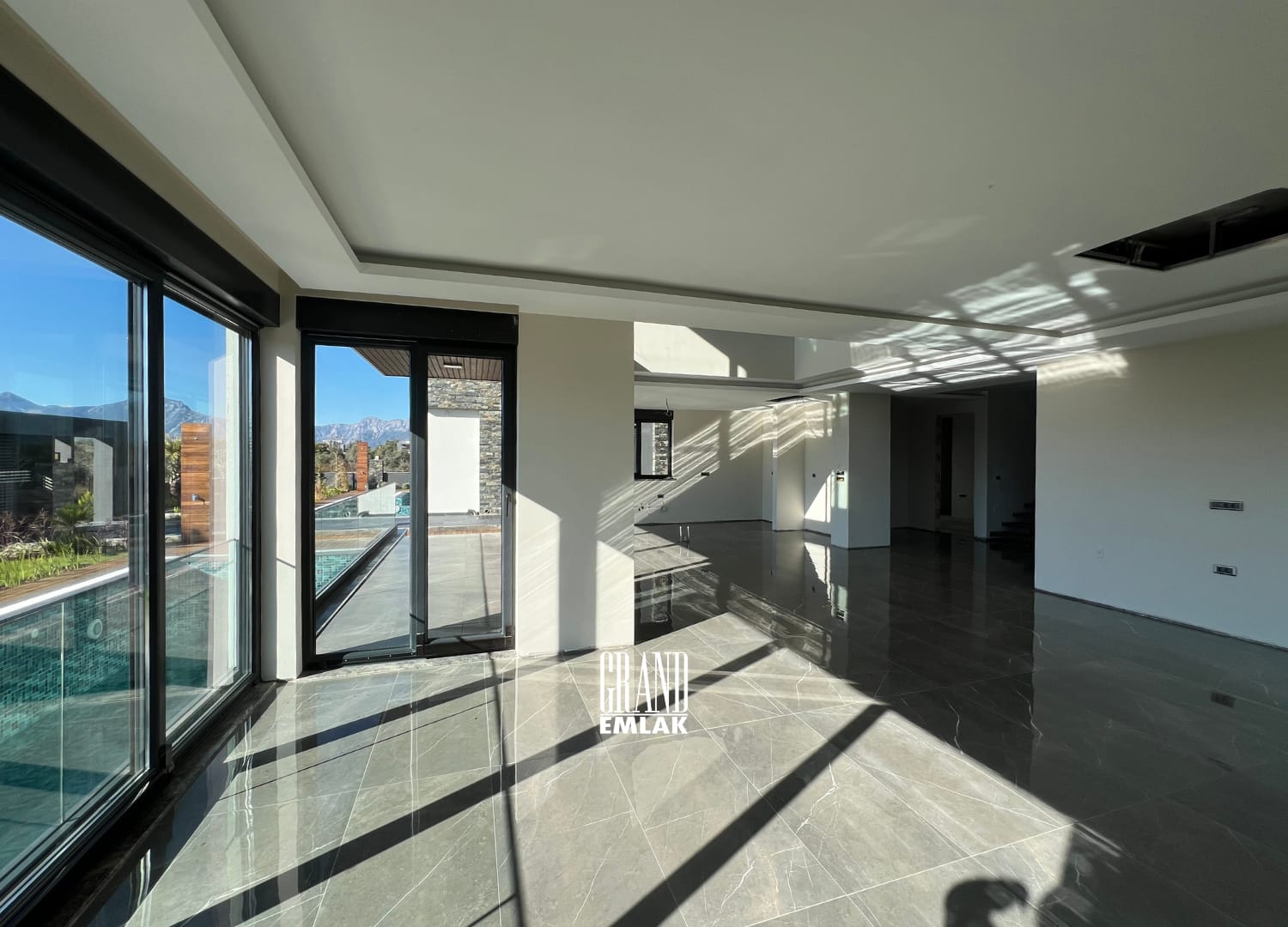 Döşemaltı Yeşilbayır’da Full Donanımlı Lüks 4+1 Akıllı Villa (emre alkan) (1500 x 1080 piksel) (12)