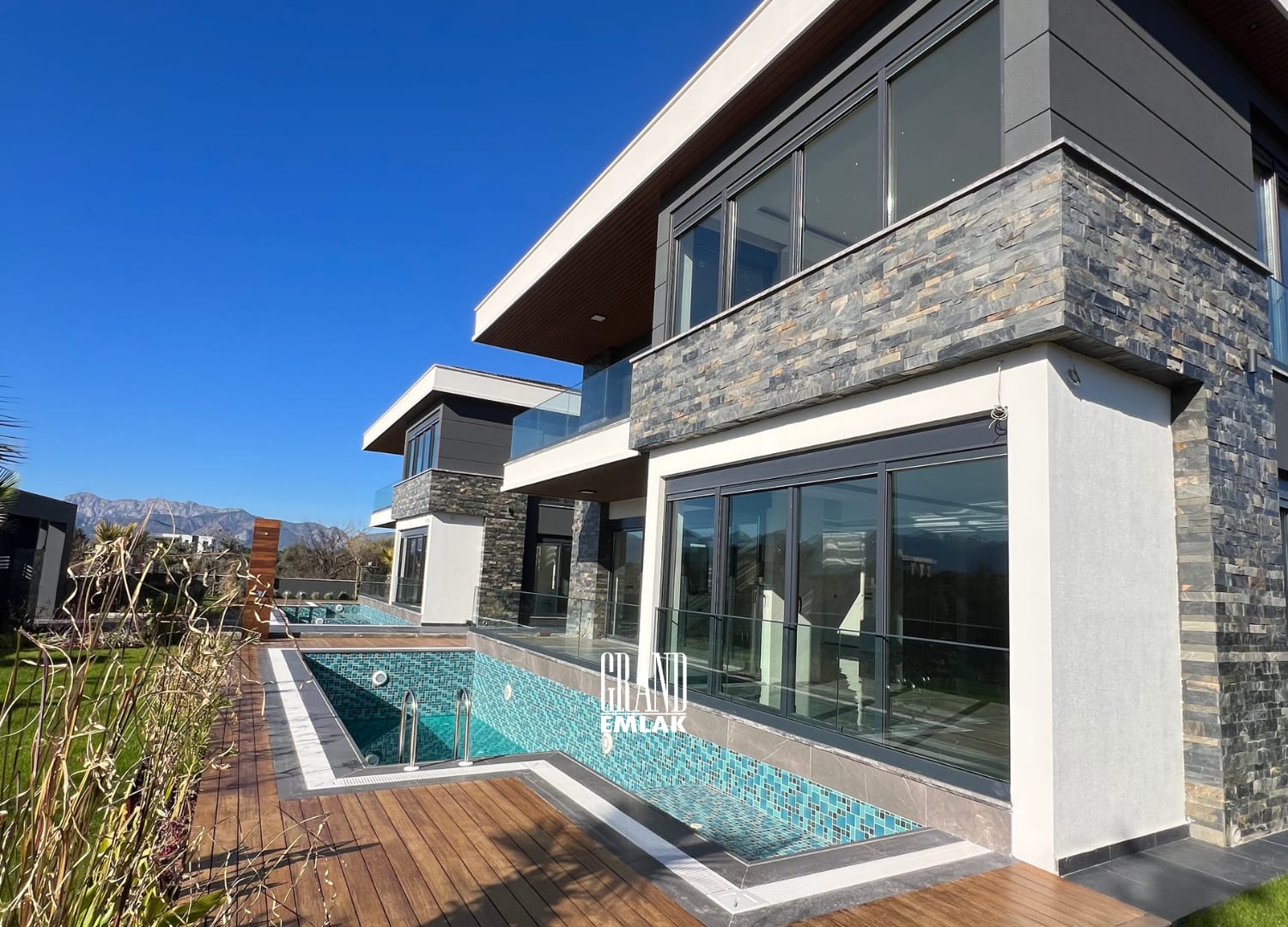 Döşemaltı Yeşilbayır’da Full Donanımlı Lüks 4+1 Akıllı Villa (emre alkan) (1500 x 1080 piksel) (2)