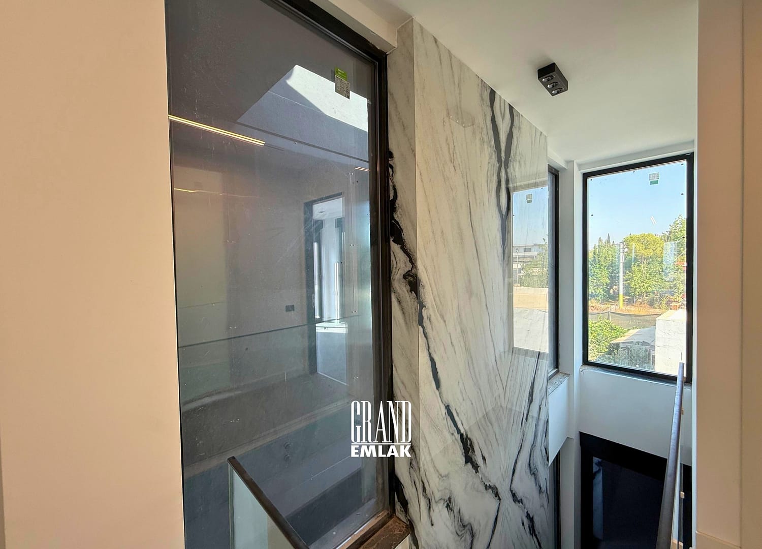 ERMENEK MAHALLESİNDE DENİZ MANZARALI SATILIK 5+1 VİLLA CAN ÖZDEMİR (20)