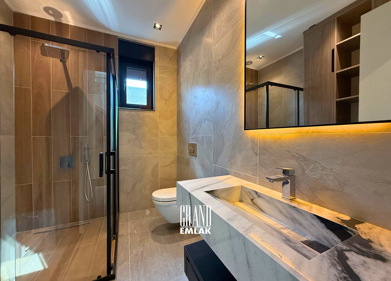 ERMENEK MAHALLESİNDE DENİZ MANZARALI SATILIK 5+1 VİLLA CAN ÖZDEMİR (22)