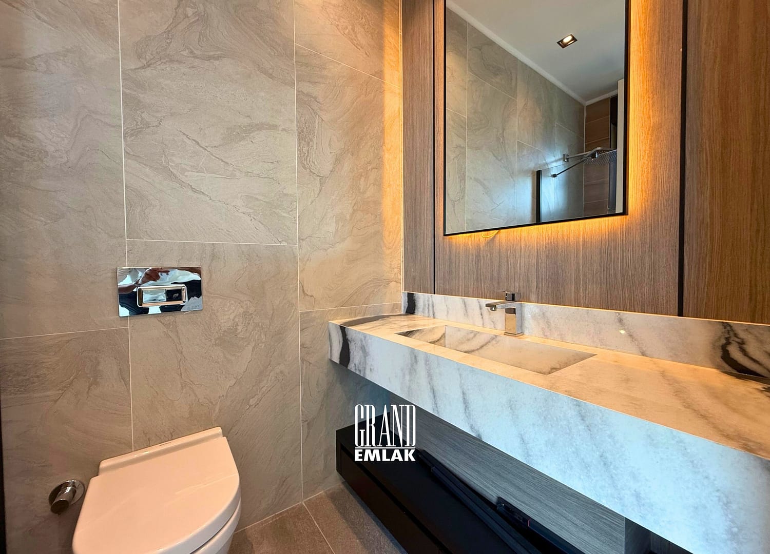 ERMENEK MAHALLESİNDE DENİZ MANZARALI SATILIK 5+1 VİLLA CAN ÖZDEMİR (24)