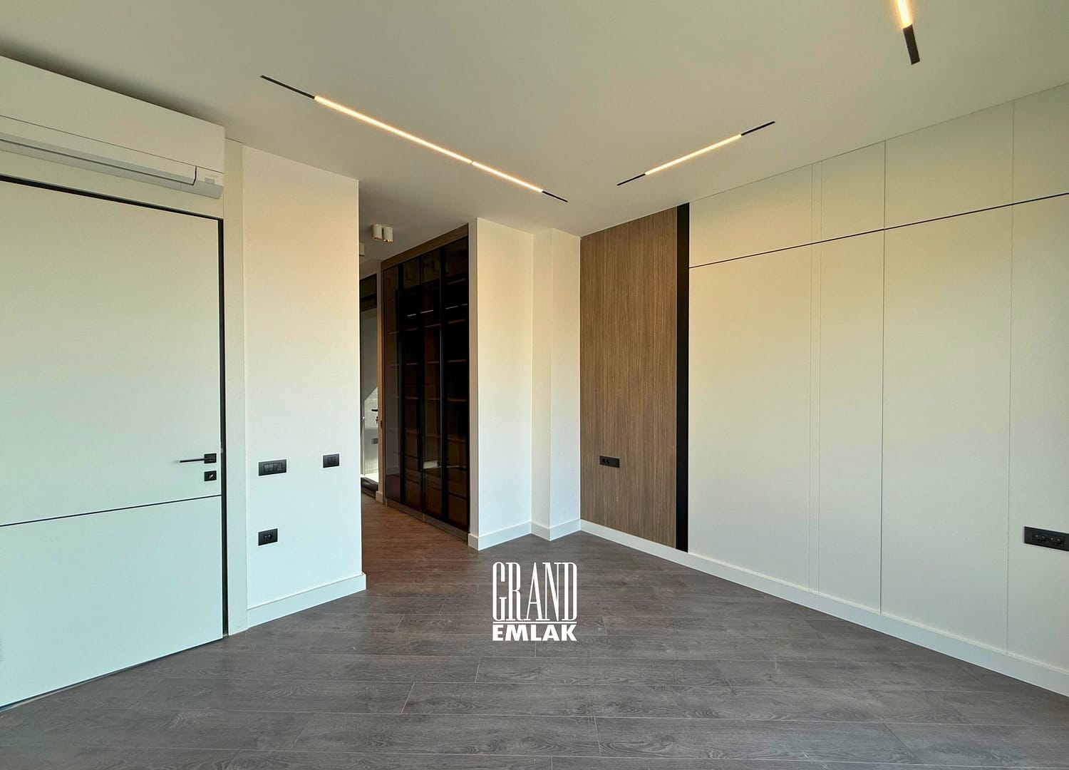 ERMENEK MAHALLESİNDE DENİZ MANZARALI SATILIK 5+1 VİLLA CAN ÖZDEMİR (25)