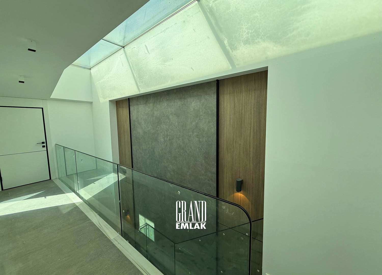 ERMENEK MAHALLESİNDE DENİZ MANZARALI SATILIK 5+1 VİLLA CAN ÖZDEMİR (26)