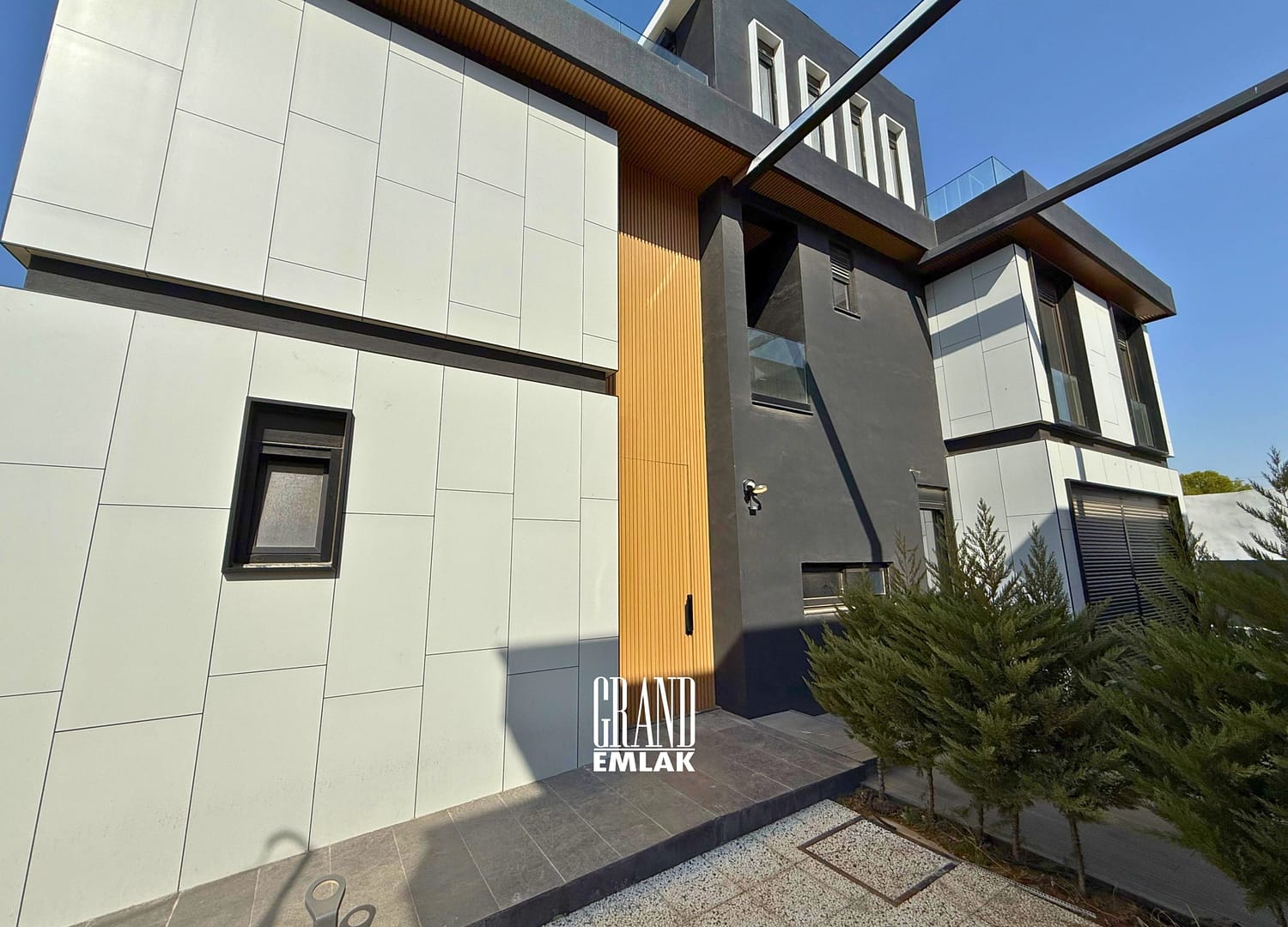 ERMENEK MAHALLESİNDE DENİZ MANZARALI SATILIK 5+1 VİLLA CAN ÖZDEMİR (5)