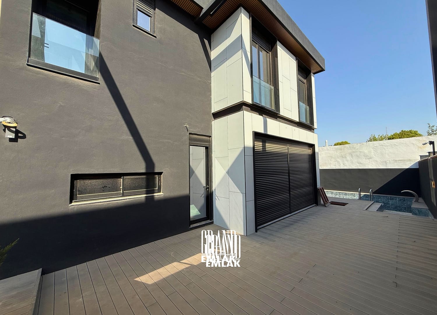 ERMENEK MAHALLESİNDE DENİZ MANZARALI SATILIK 5+1 VİLLA CAN ÖZDEMİR (6)