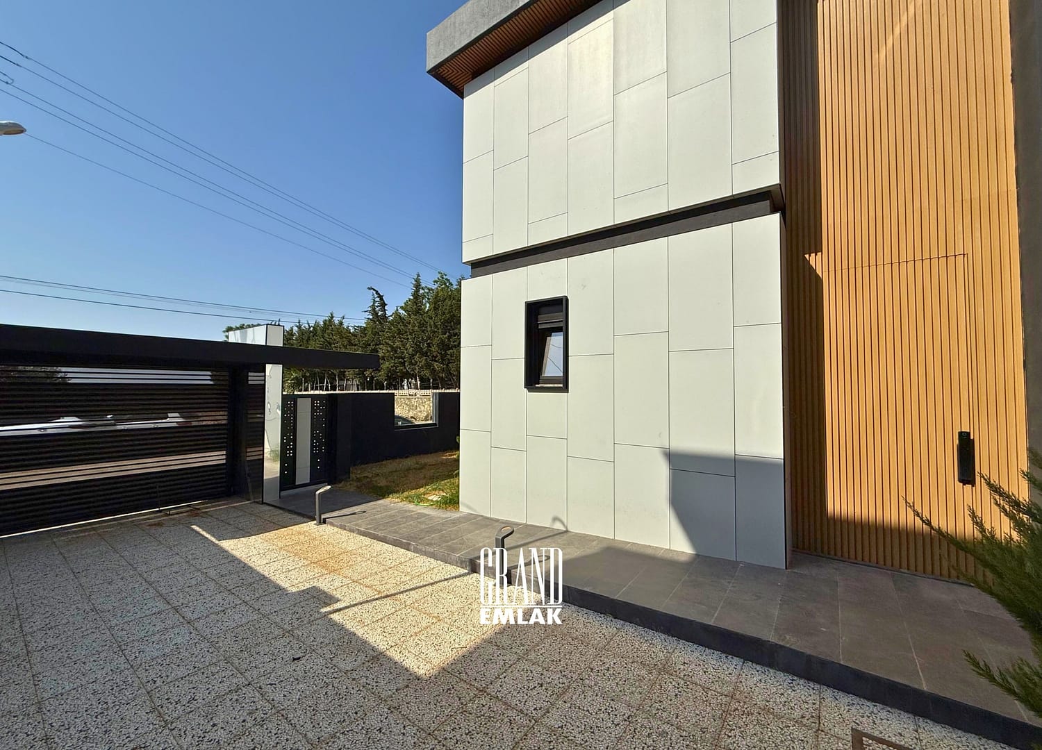 ERMENEK MAHALLESİNDE DENİZ MANZARALI SATILIK 5+1 VİLLA CAN ÖZDEMİR (7)