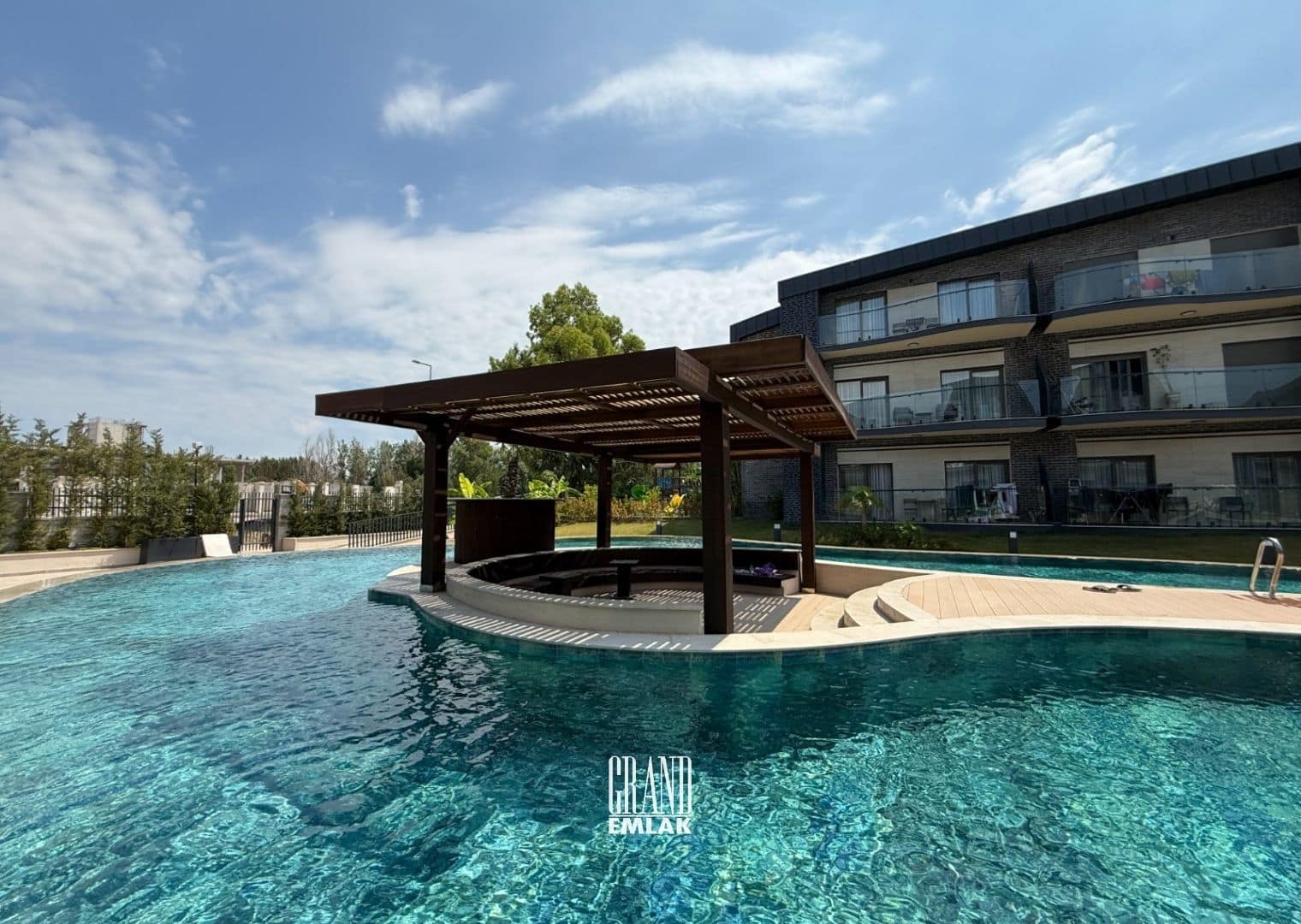 Antalya, Kundu Kanyon Site’sinde Ultra Lüks 1+1 Mobilyalı ve Bahçeli Satılık Daire (13)