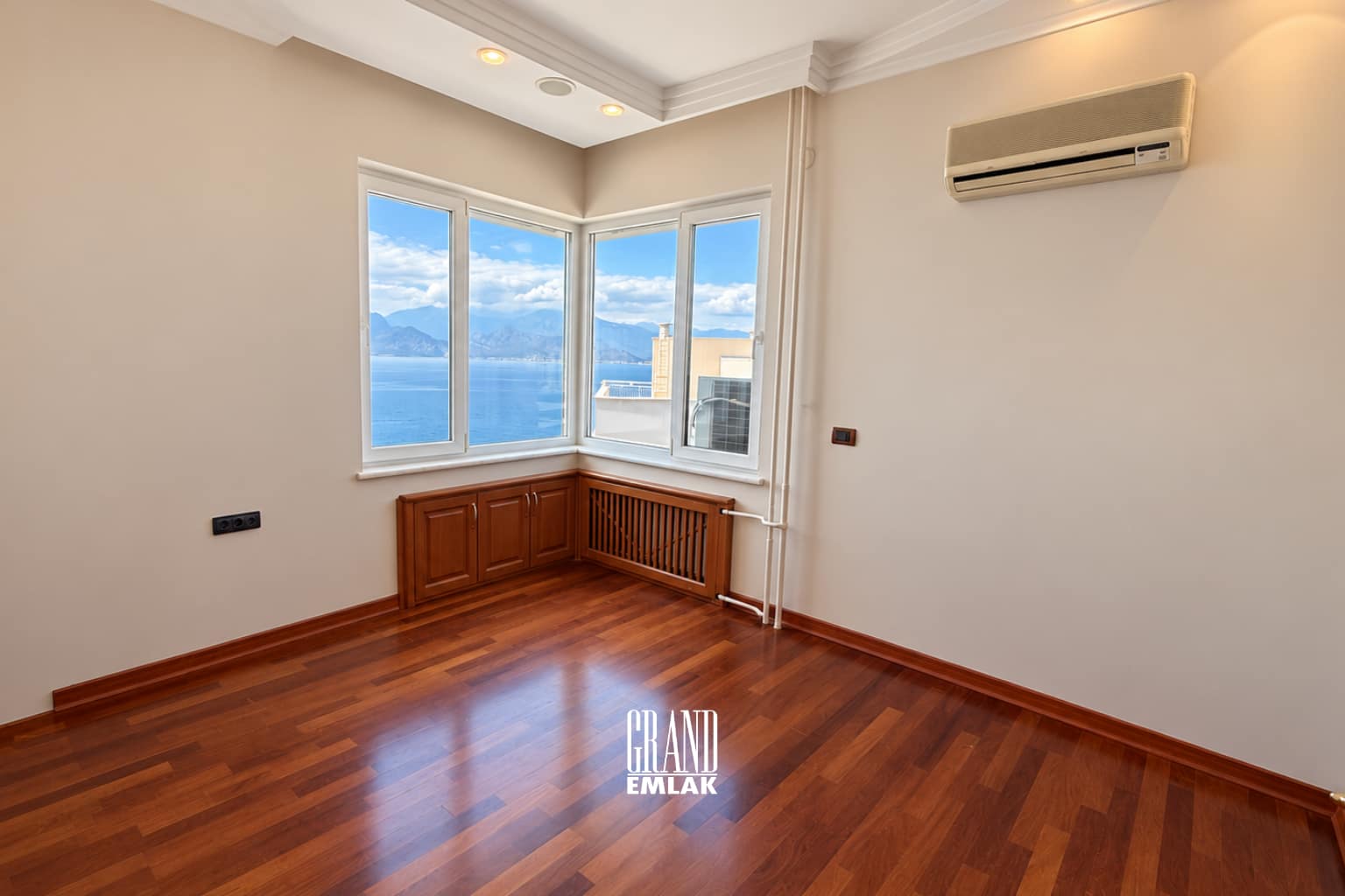 SÜLEMİŞ KATTA TEK DAİRE 4+1 (16)