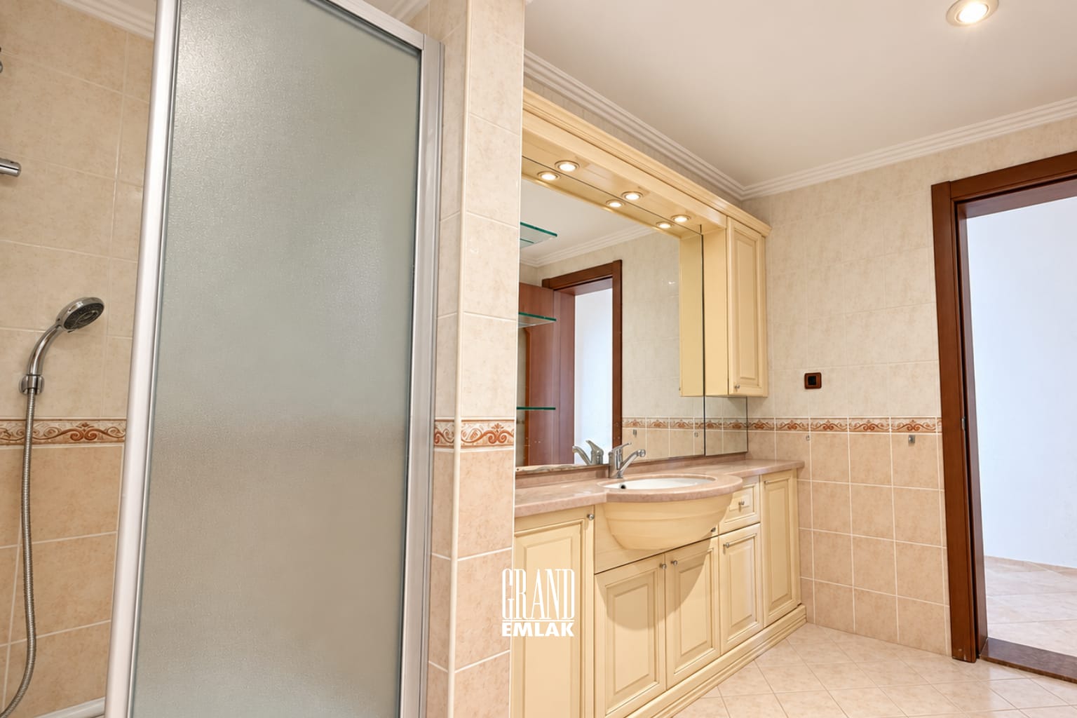 SÜLEMİŞ KATTA TEK DAİRE 4+1 (24)
